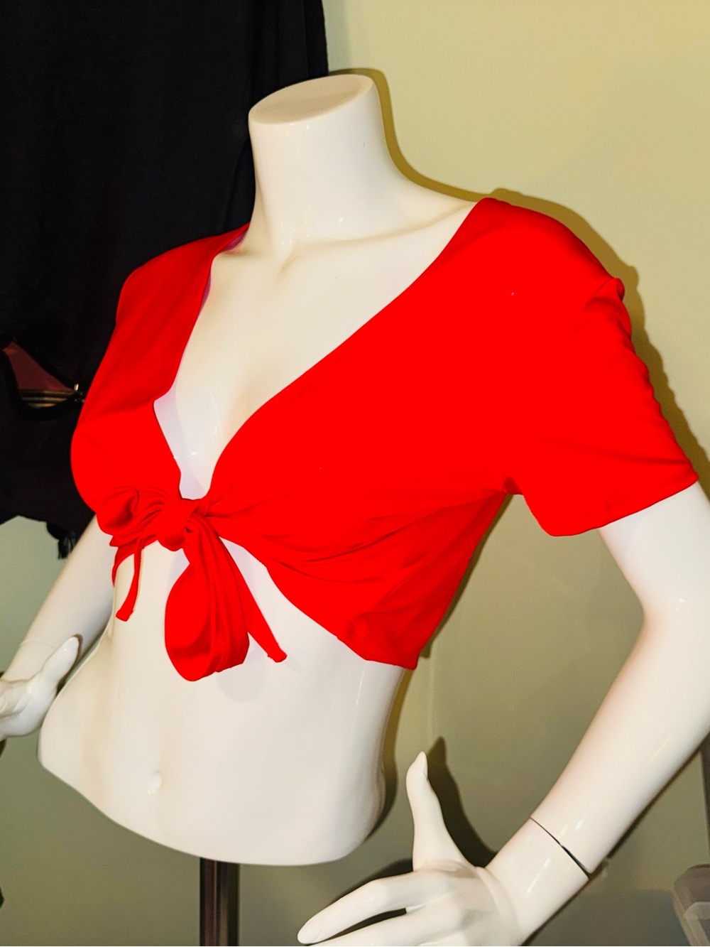 👑 Size Small/Medium Music Legs Red Tie-Front Crop Top
